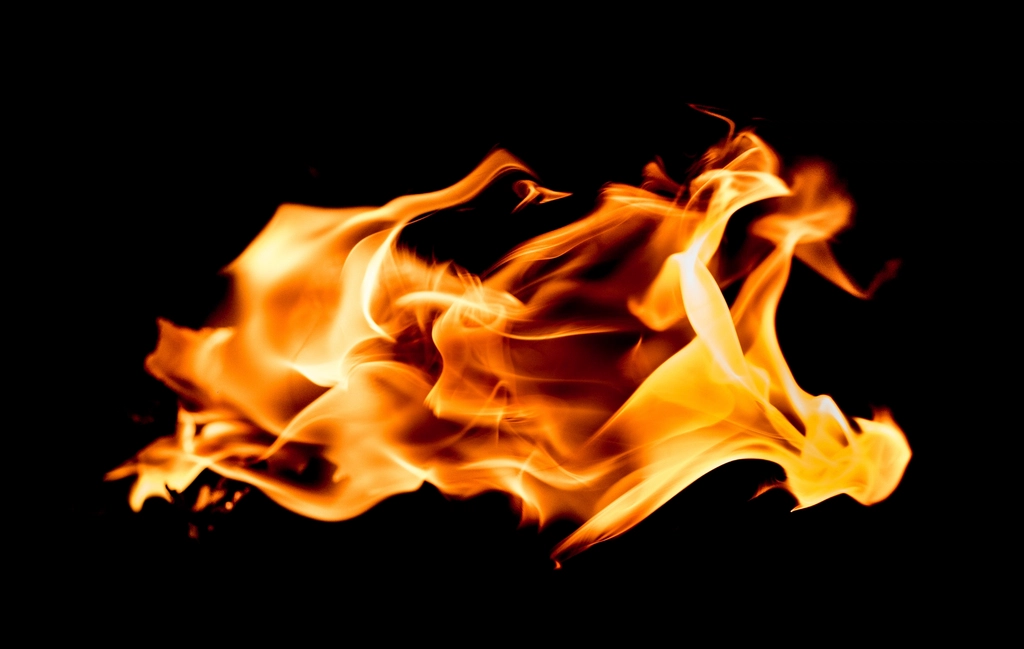 Free close fire flames photo